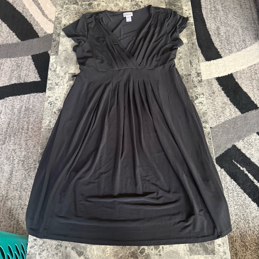 Motherhood Maternity Black Pleated V-Neck Midi Dress size L